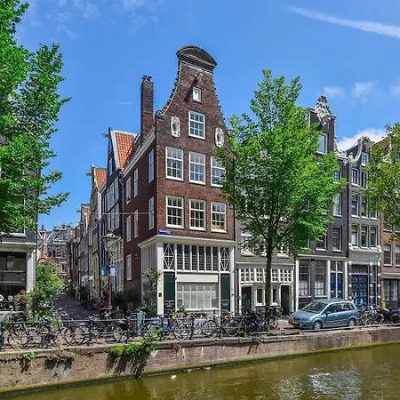 Spacious Modern Canal House